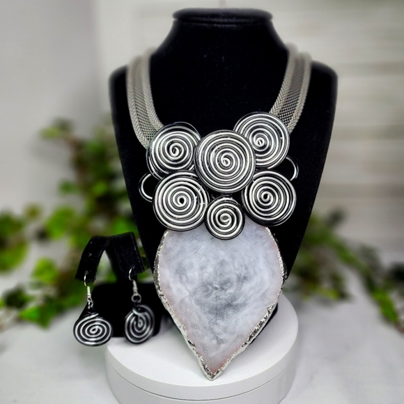 Large Silver Statement Wire Art and Druzy Stone Necklace with Earrings Set - Picture 1 of 12